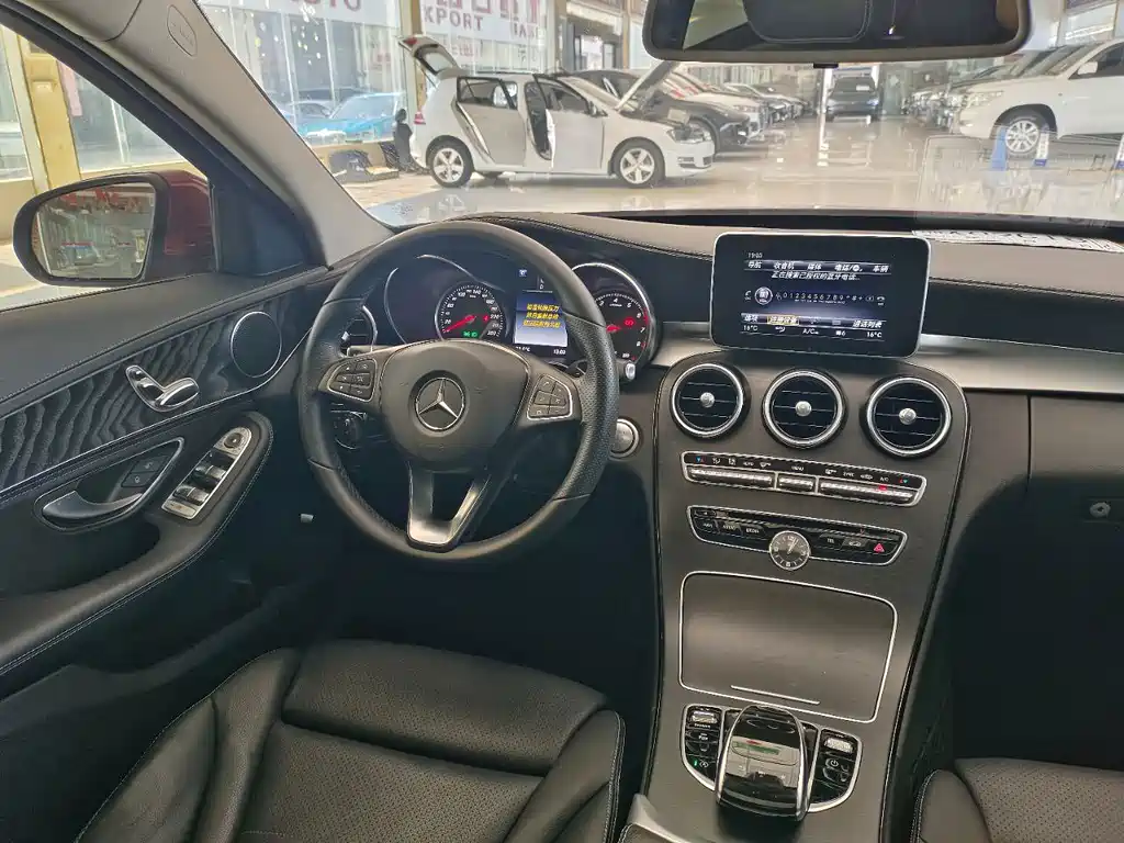 Mercedes-Benz C-Class — миниатюра 10