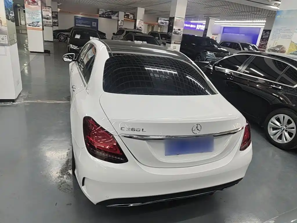 Mercedes-Benz C-Class — миниатюра 6