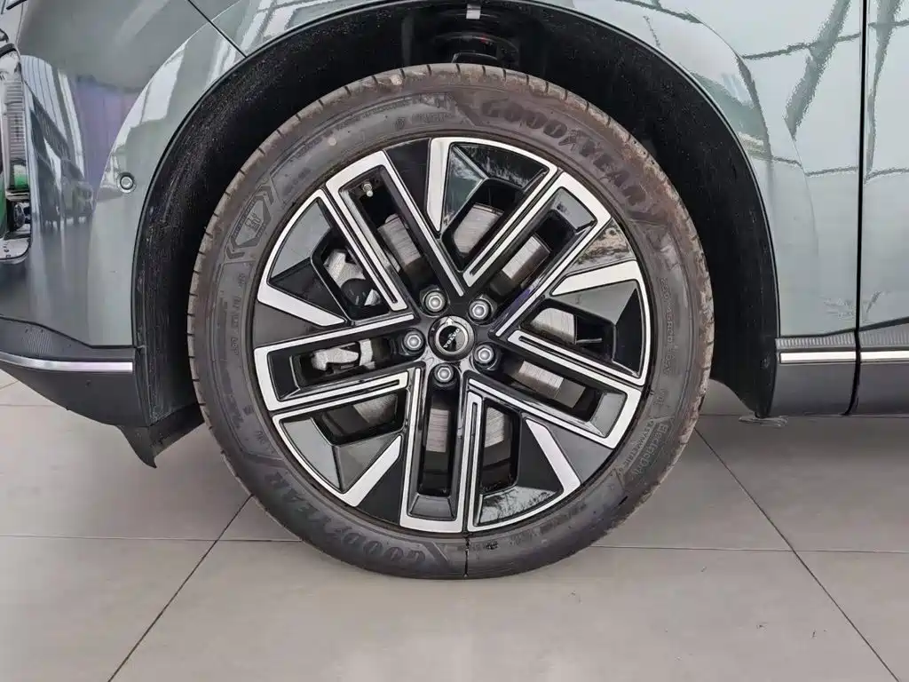 Volvo XC70 PHEV — миниатюра 6