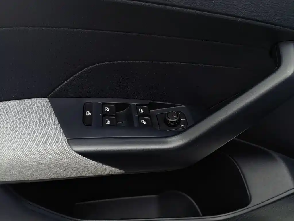 Volkswagen Tharu — миниатюра 9