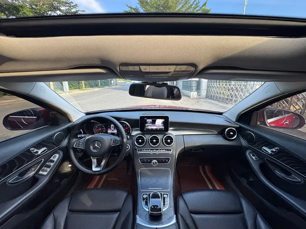 Mercedes-Benz C-Class — миниатюра 6