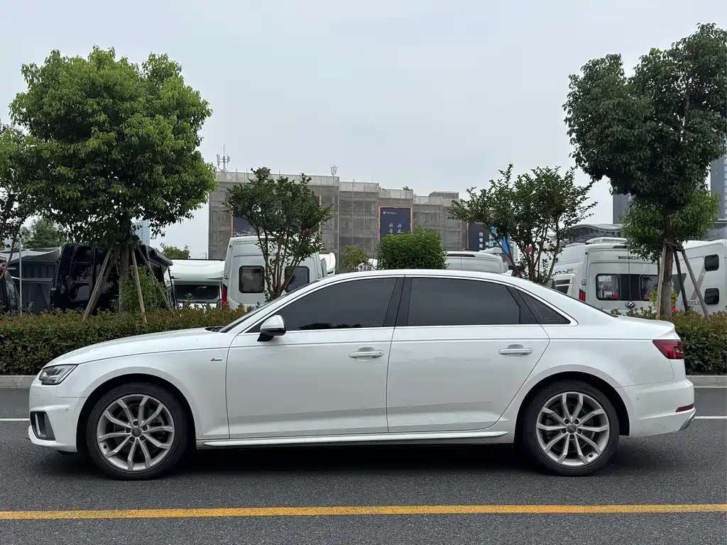 Audi A4L — миниатюра 4