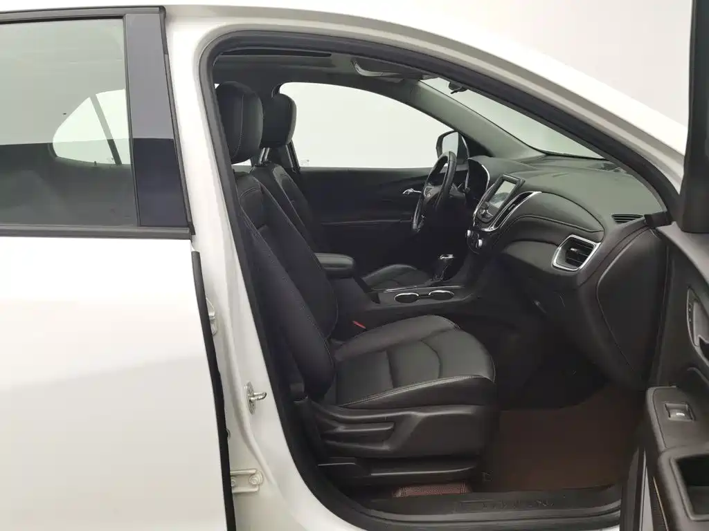 Chevrolet Equinox — миниатюра 23