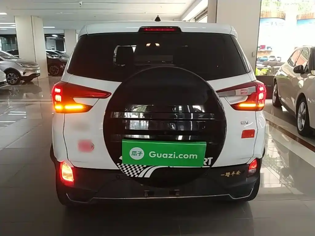 BYD Yuan EV — миниатюра 6