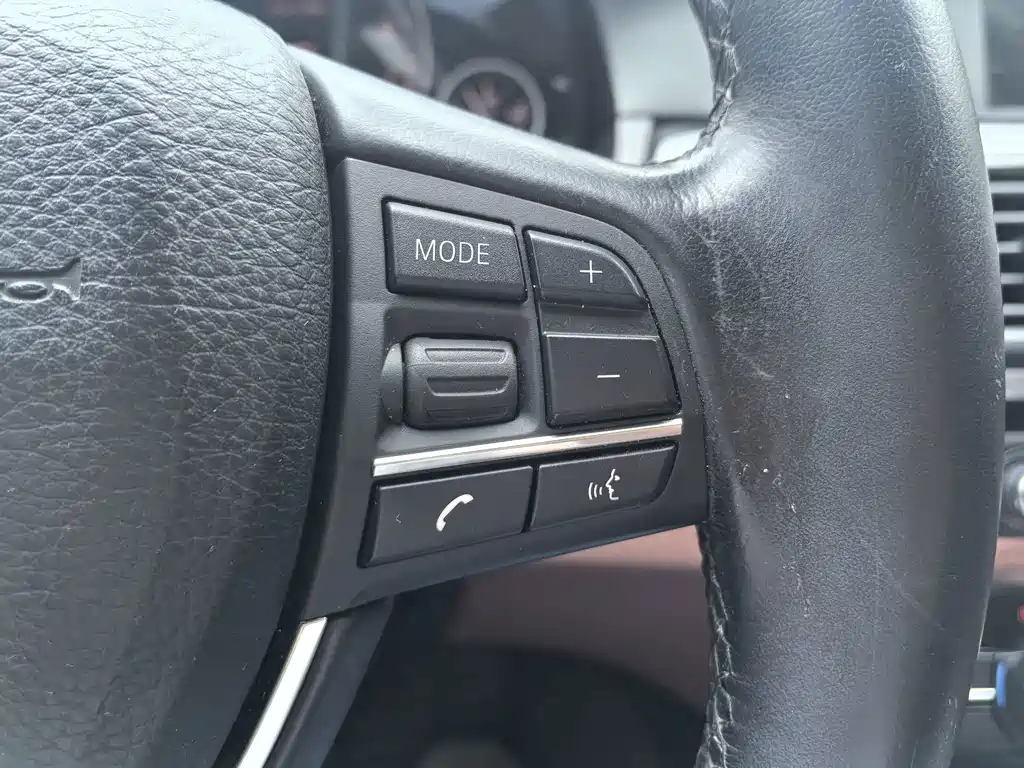 BMW 5 Series — миниатюра 19