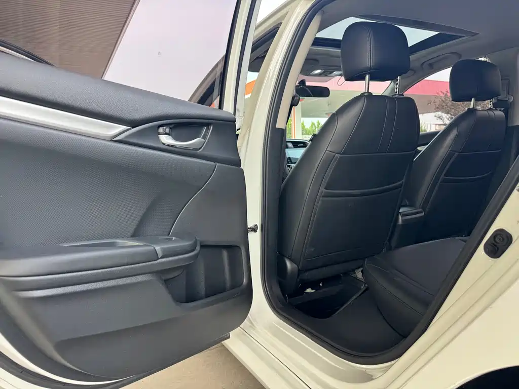 Honda Civic — миниатюра 4
