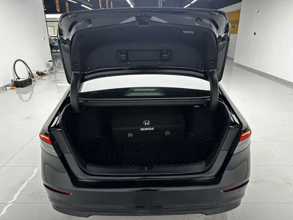 Honda Accord — миниатюра 12