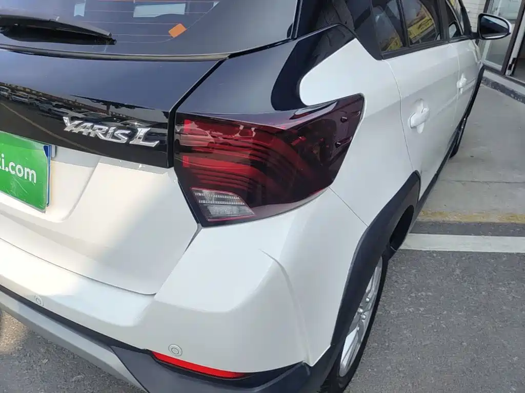 Toyota Yaris L — миниатюра 8
