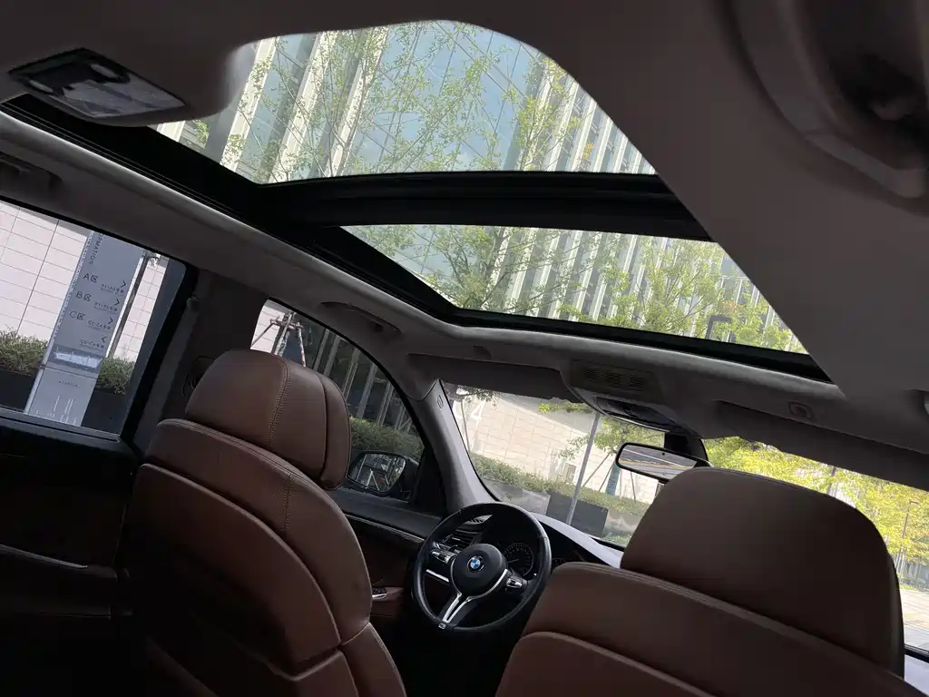 BMW 5 Series GT — миниатюра 21