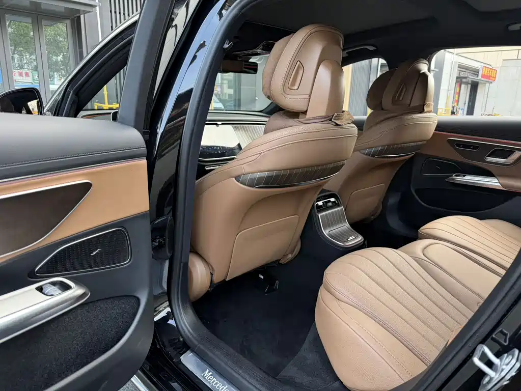 Mercedes-Benz E-Class — миниатюра 14
