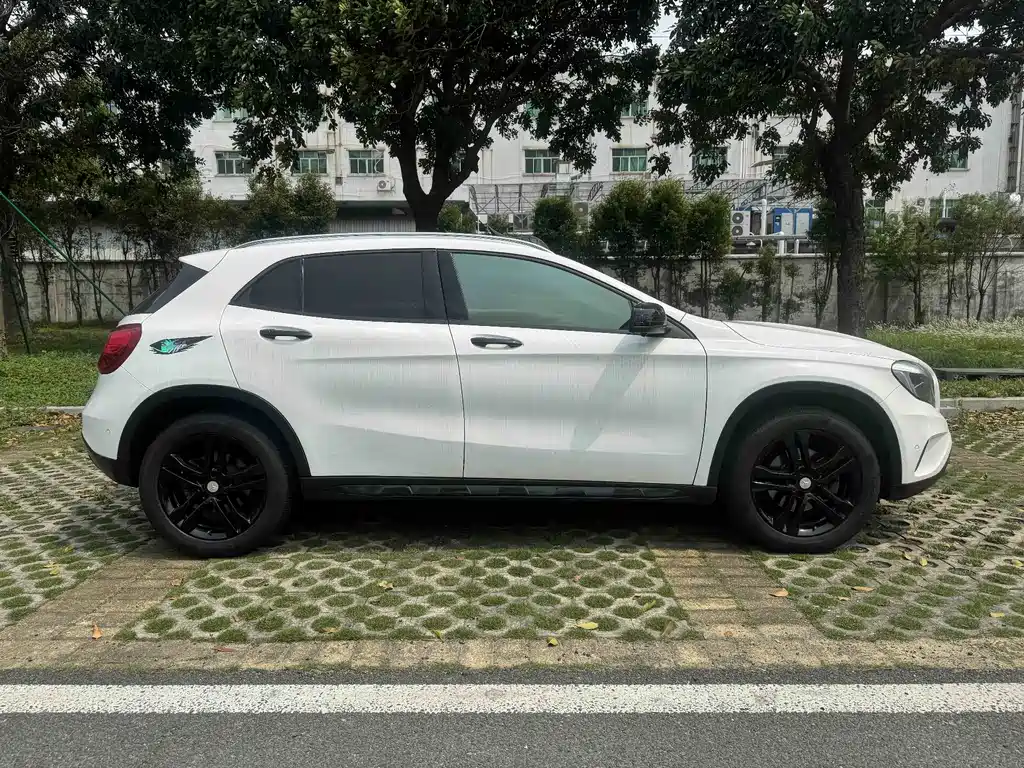 Mercedes-Benz GLA 2016 GLA 200