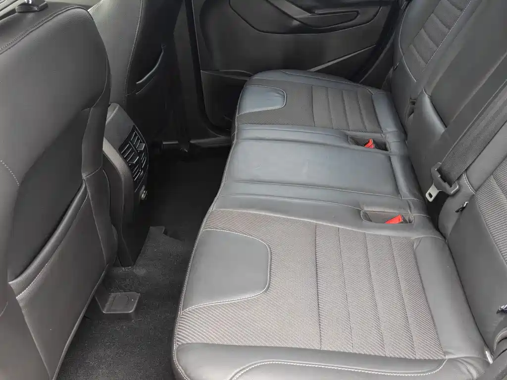 Ford Kuga — миниатюра 10