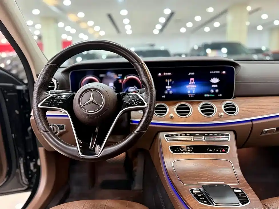 Mercedes-Benz E-Class — миниатюра 5