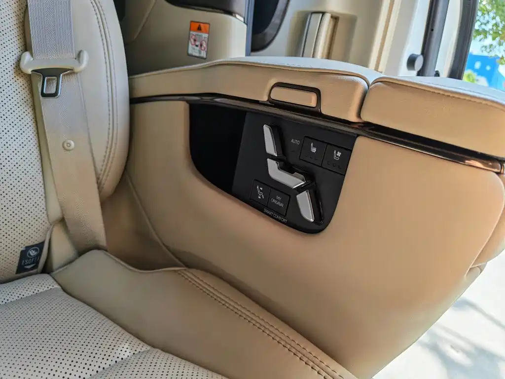 Toyota Vellfire — миниатюра 9