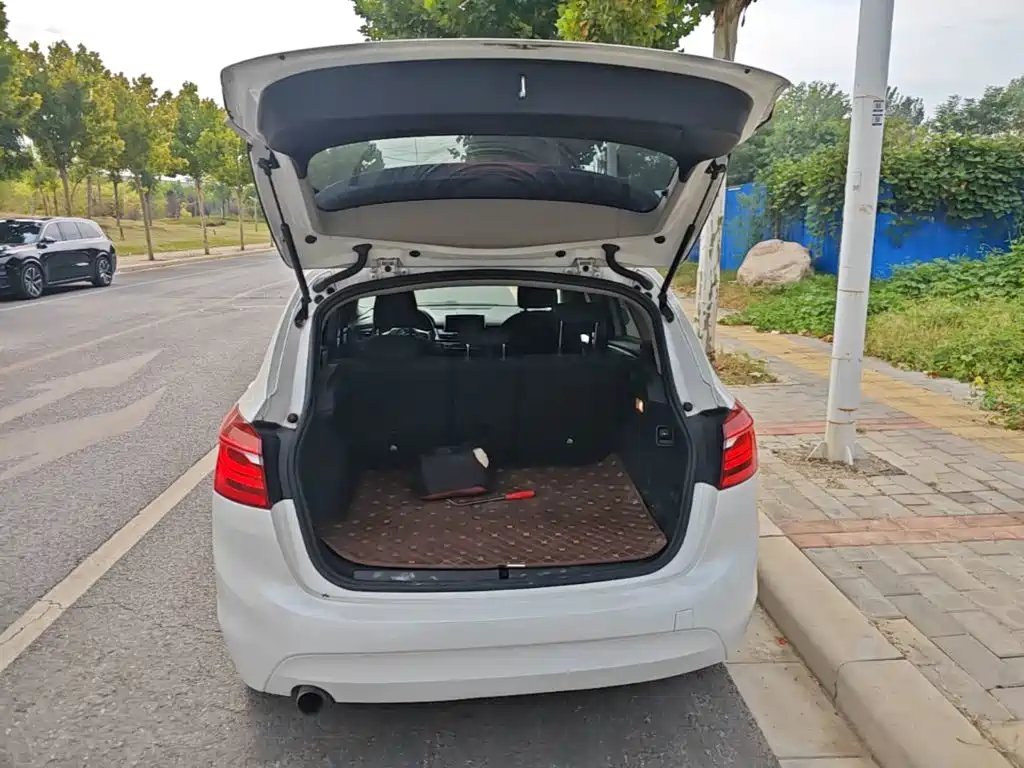 BMW 2 Series Active Tourer — миниатюра 19