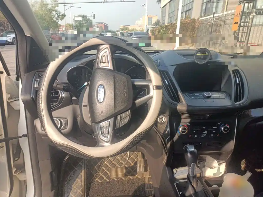 Ford Kuga — миниатюра 11