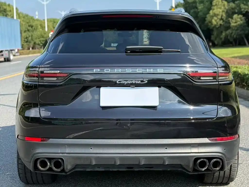 Porsche Cayenne — миниатюра 6