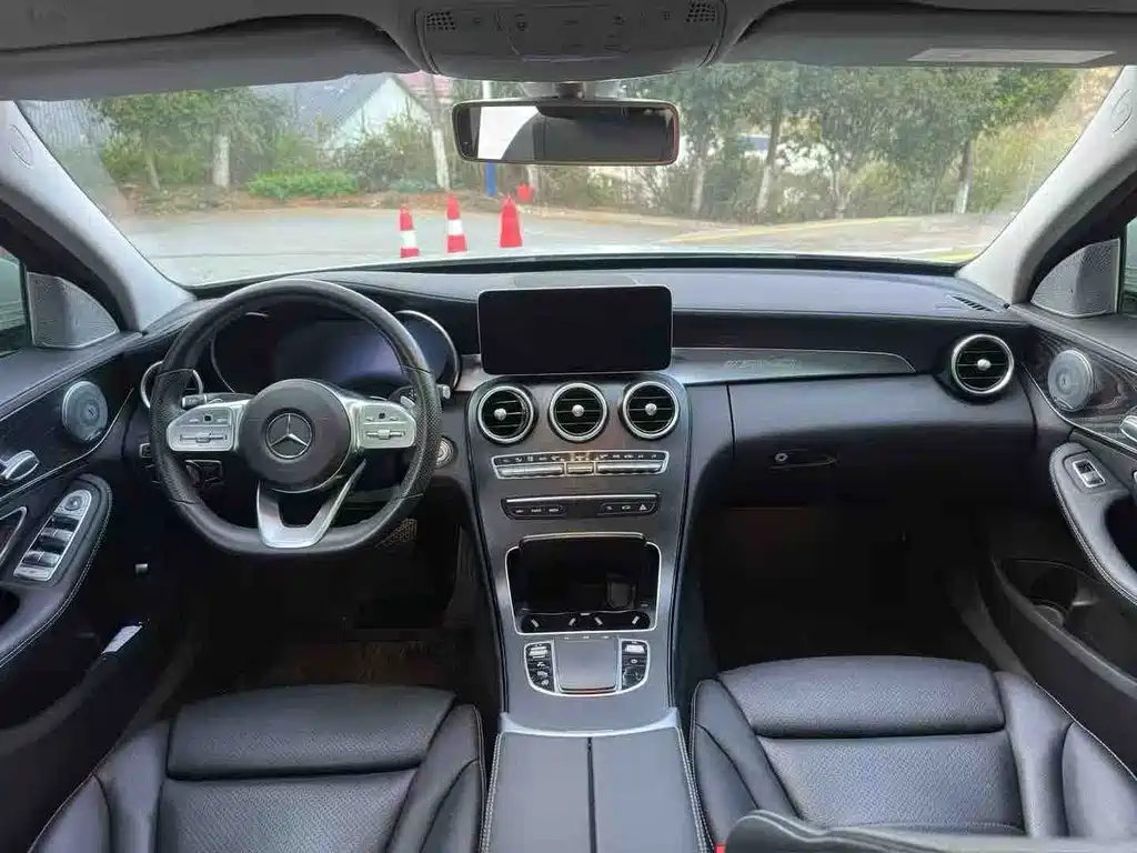 Mercedes-Benz C-Class — миниатюра 6