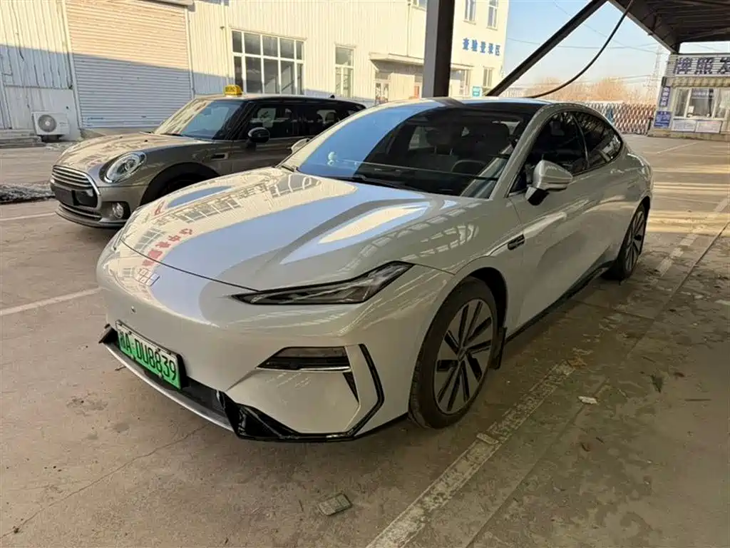 GEELY GALAXY GALAXY E8