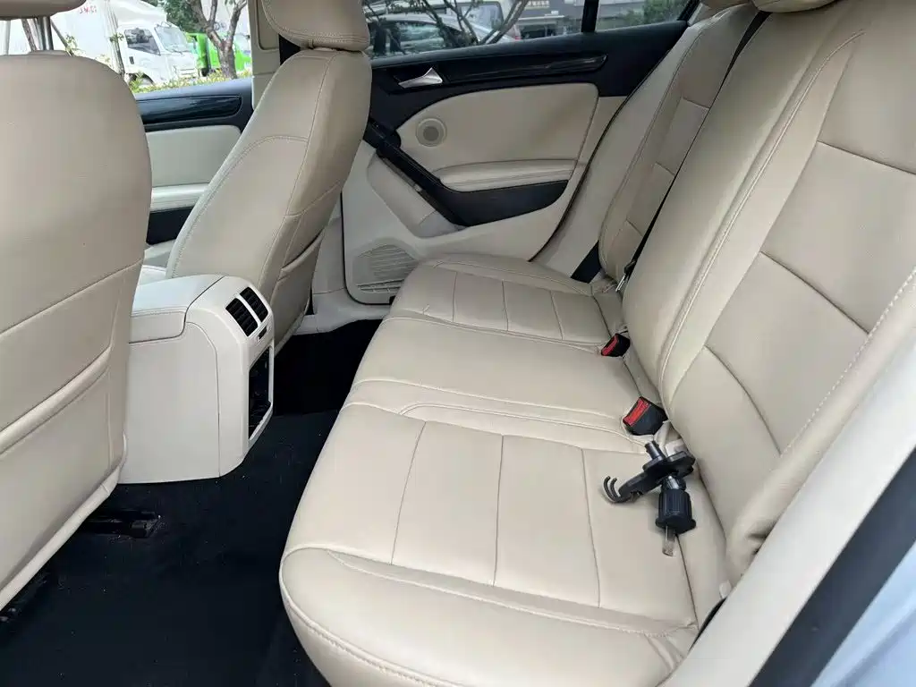 Volkswagen Golf — миниатюра 10