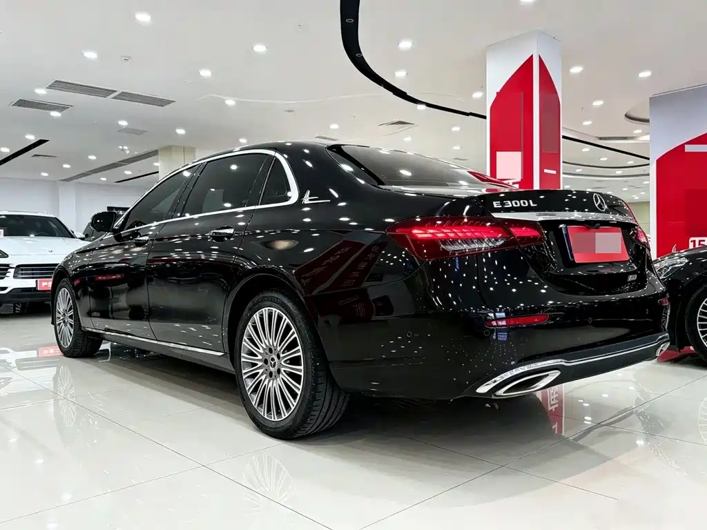 Mercedes-Benz E-Class — миниатюра 15