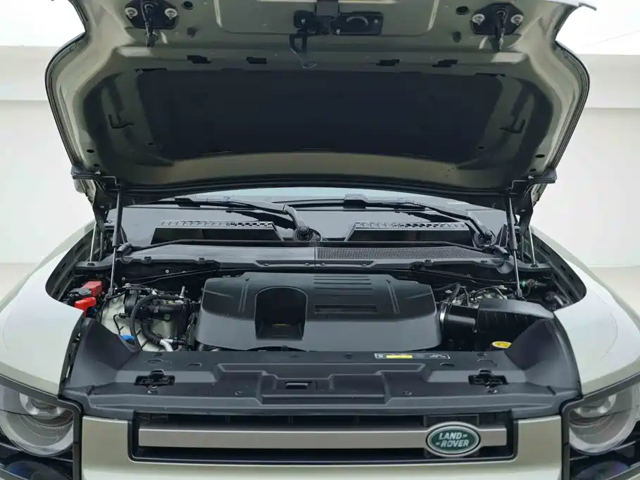 Land Rover Defender — миниатюра 6