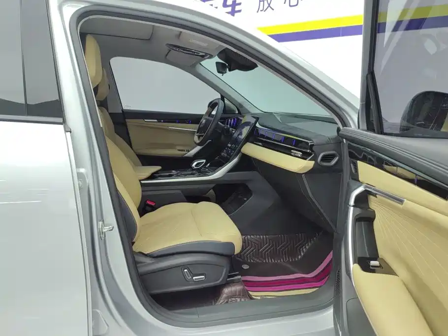 Geely Boyue L — миниатюра 8