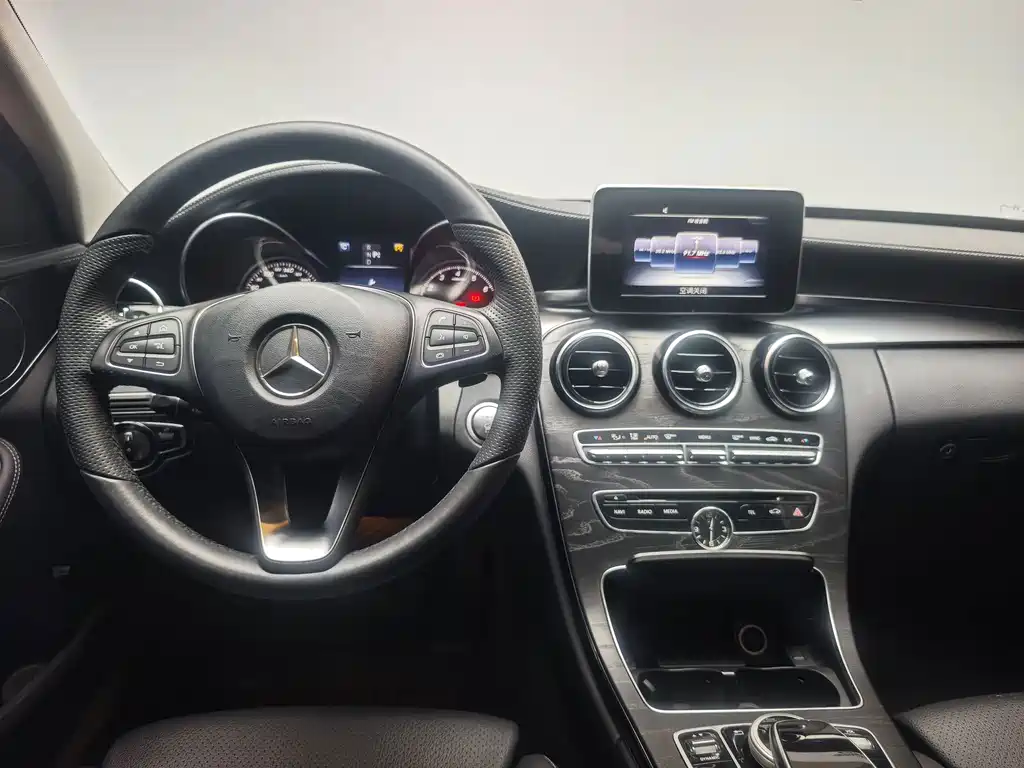 Mercedes-Benz C-Class — миниатюра 16