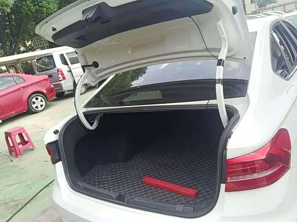 Volkswagen Lavida — миниатюра 19