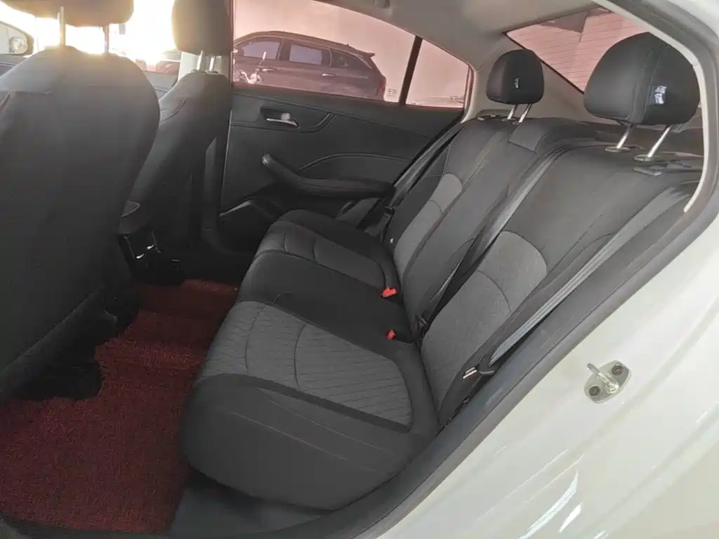 Roewe i5 — миниатюра 17