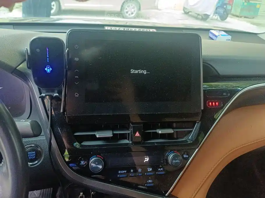 Toyota Camry — миниатюра 13