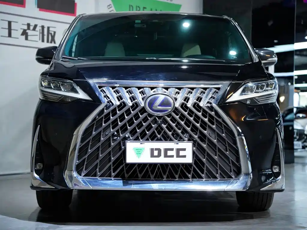 Lexus LM — миниатюра 53