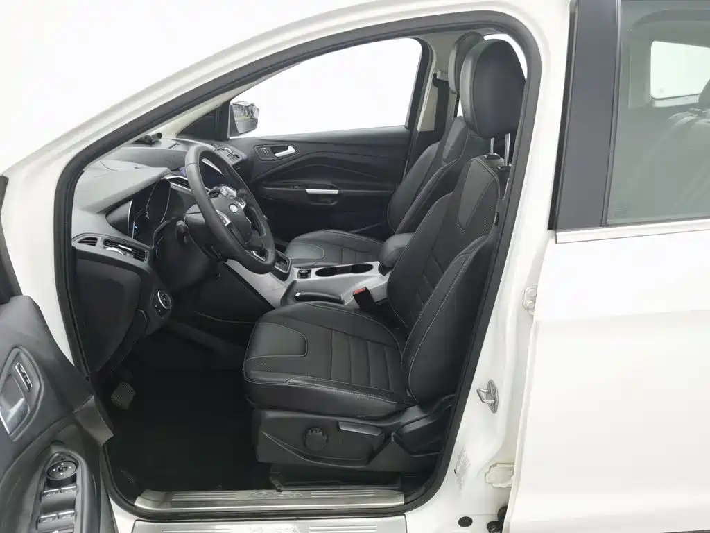 Ford Kuga — миниатюра 10