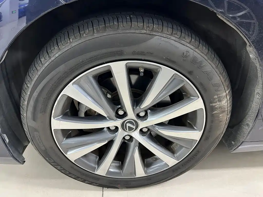 Lexus ES — миниатюра 25