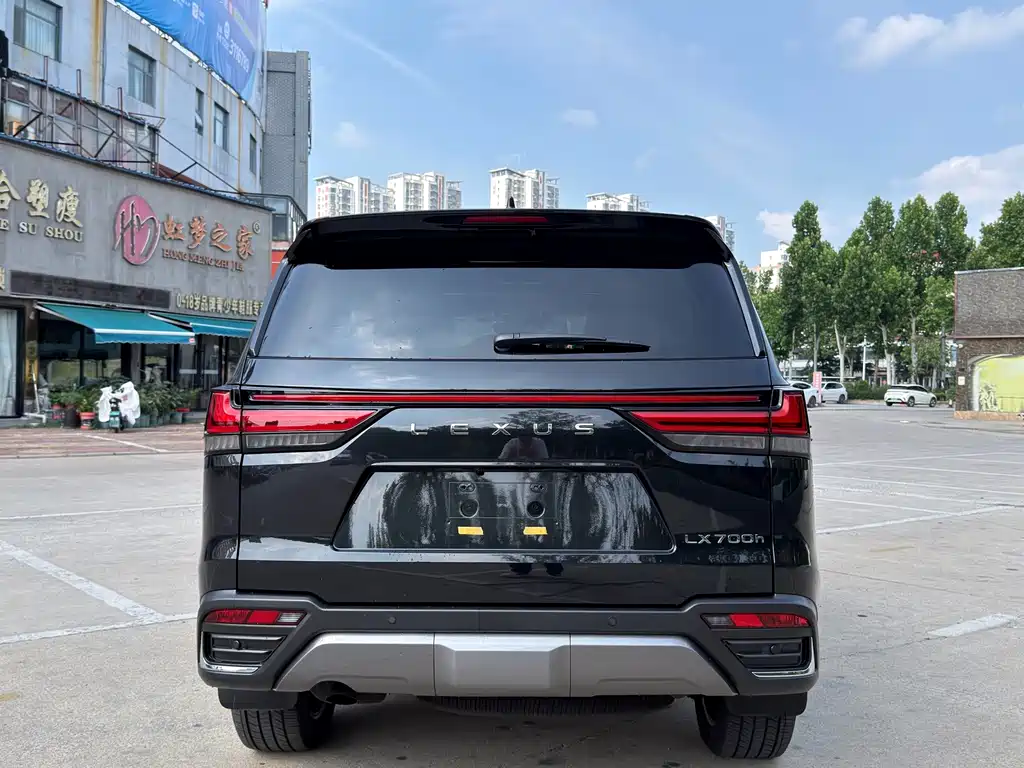 Lexus LX — миниатюра 8