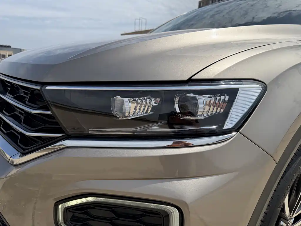 Volkswagen T-Roc — миниатюра 7