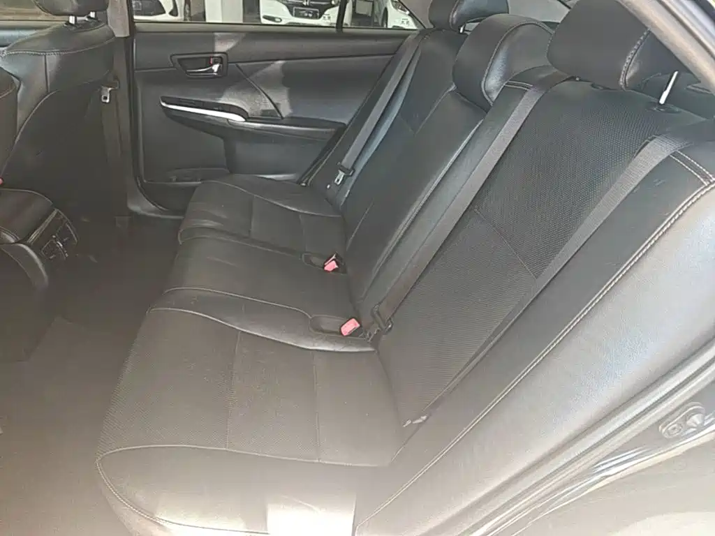 Toyota Camry — миниатюра 17