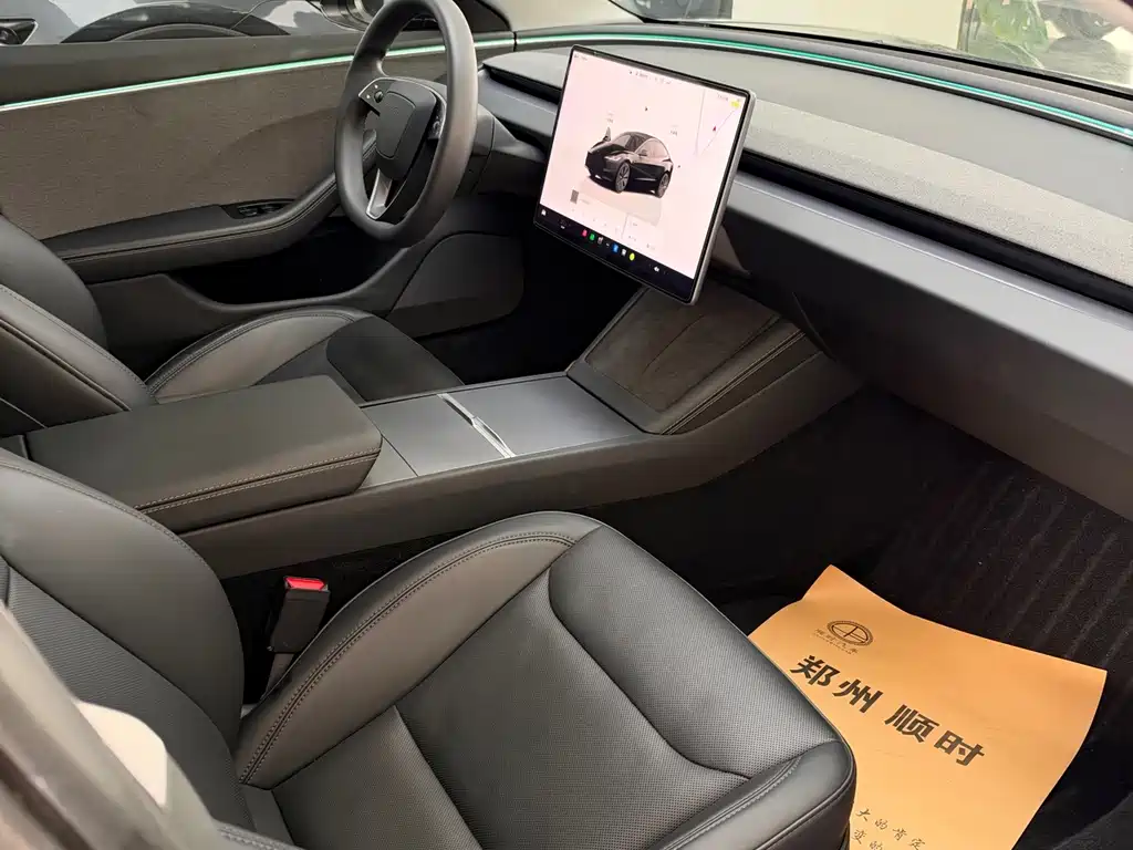 Tesla Model 3 — миниатюра 4