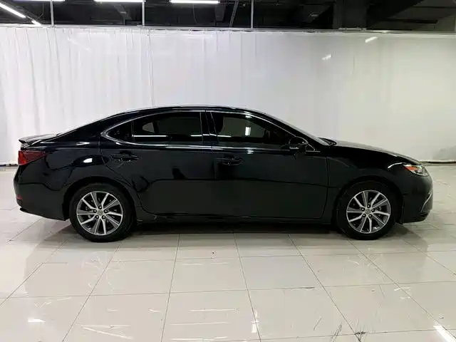 Lexus ES — миниатюра 4