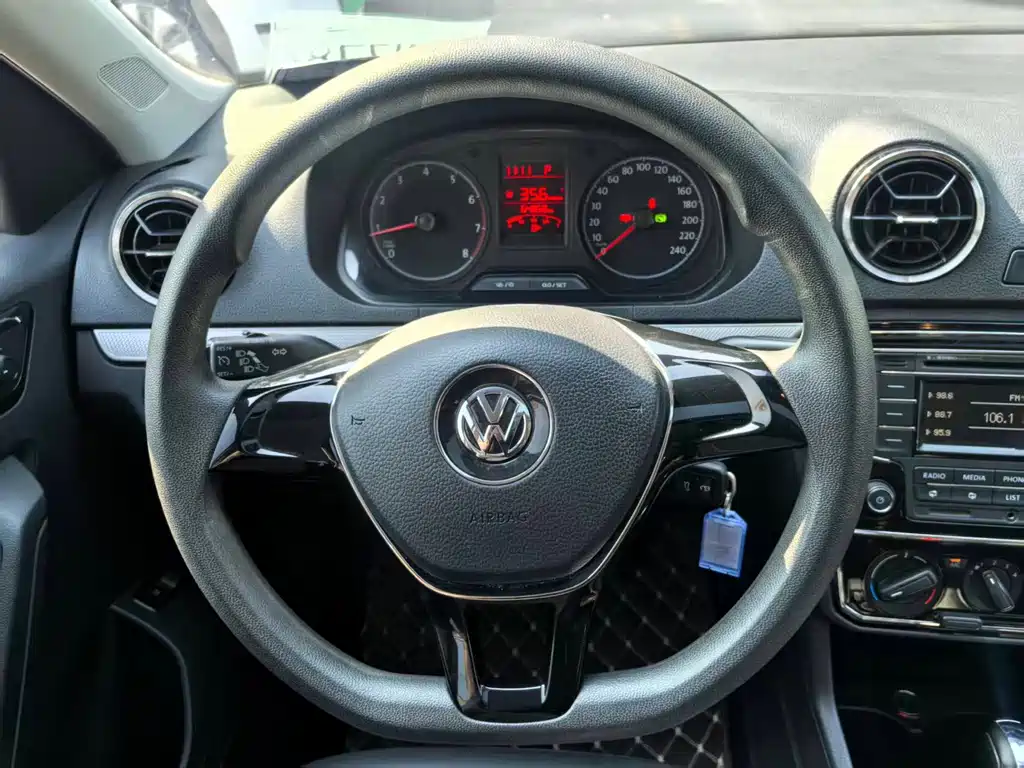 Volkswagen Jetta — миниатюра 15