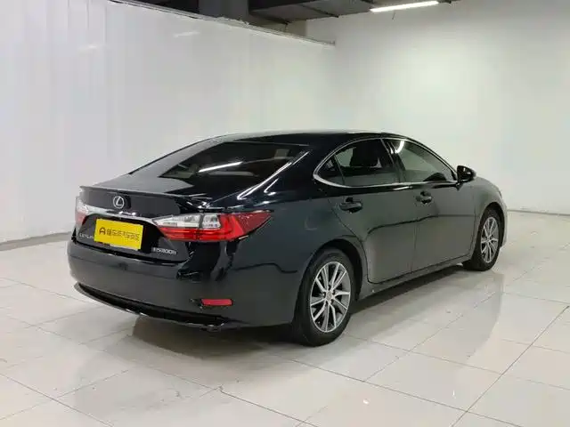 Lexus ES — миниатюра 3
