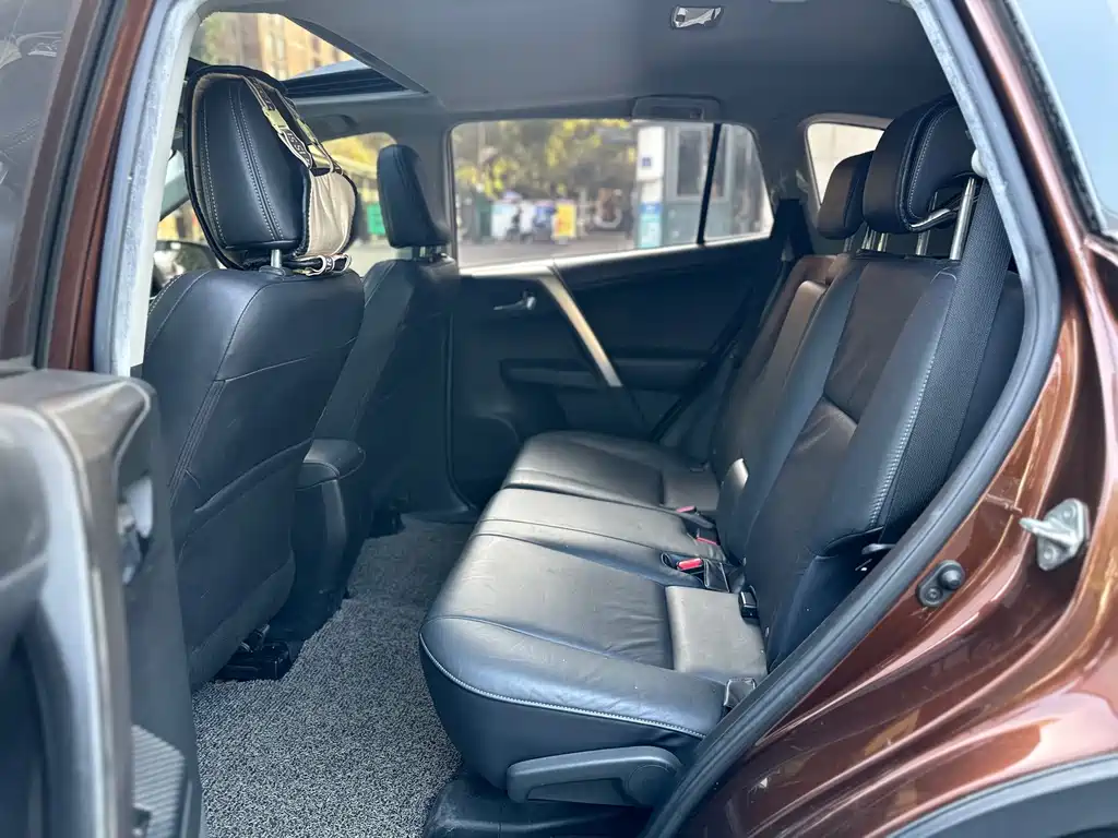 Toyota RAV4 — миниатюра 16