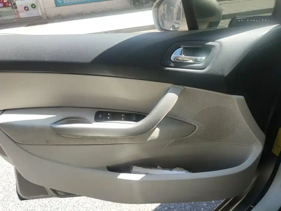 Peugeot 408 — миниатюра 7