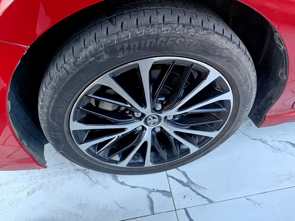 Toyota Camry — миниатюра 23