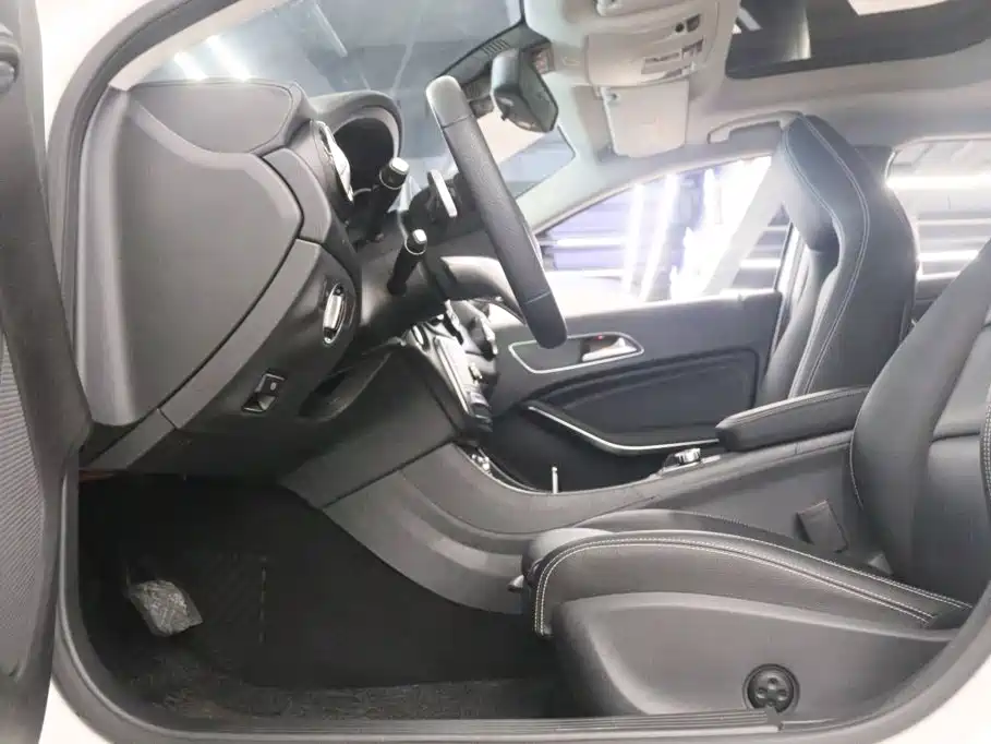 Mercedes-Benz GLA — миниатюра 13