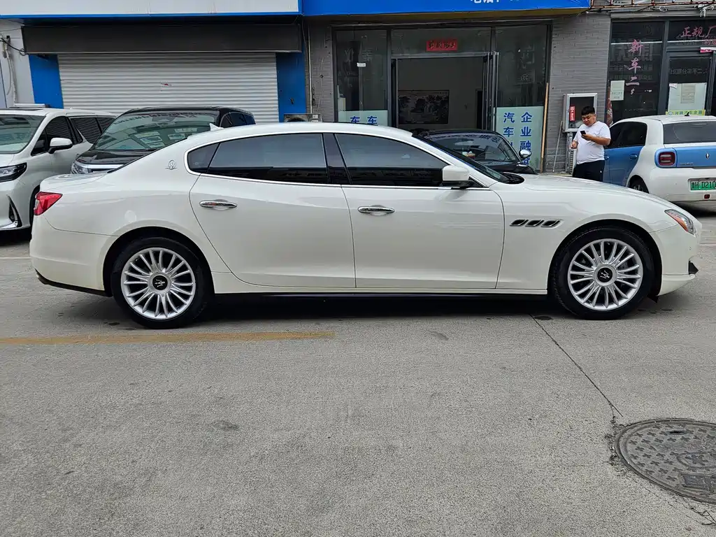 Maserati Quattroporte — миниатюра 6