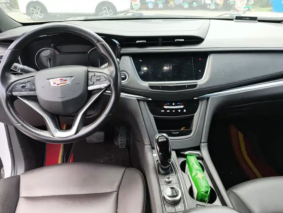 Cadillac XT6 — миниатюра 12