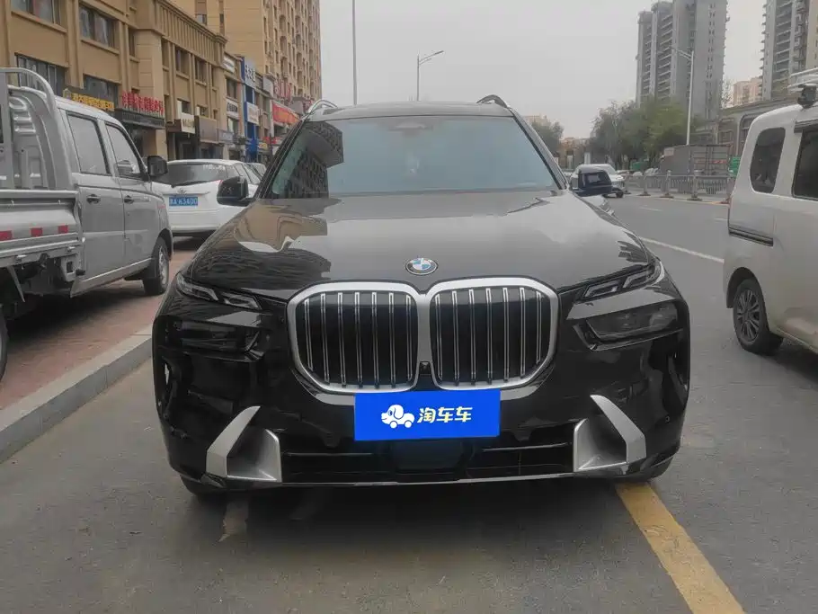 BMW X7 — миниатюра 2