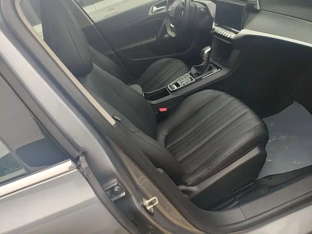 Peugeot 408 — миниатюра 25