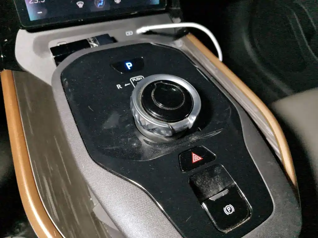 Toyota bZ3 — миниатюра 10